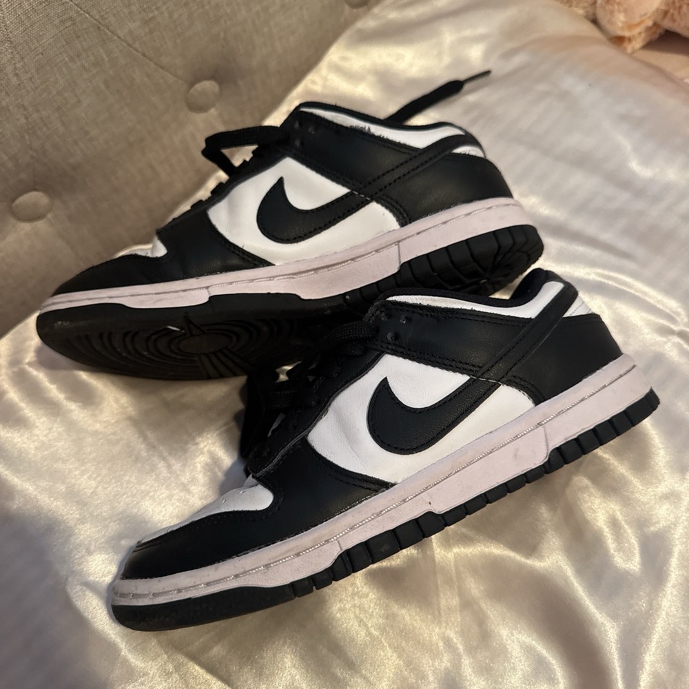 Nike Black and White Women's Sneakers